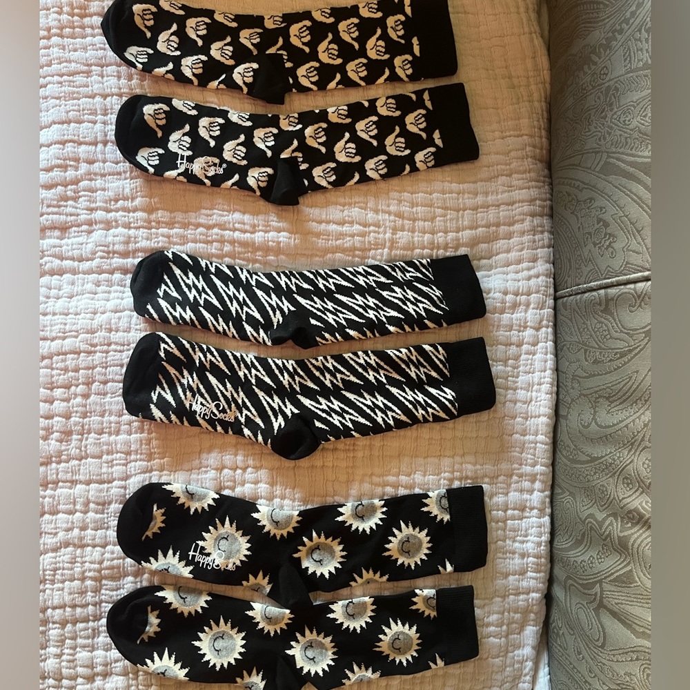 3 pairs of brand new never worn HAPPY SOCKS
